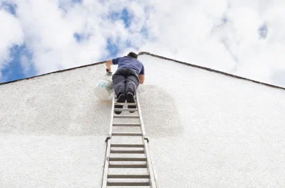 Peinture extérieure à Coulours — façades et ravalement